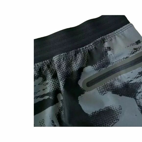 Under Armour 1361515 001 Mens Size Small Reign Woven 10” Shorts Black $70+ - Picture 3 of 11